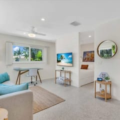 Coastal Studio Getaway|5 Min to Beach|Pool