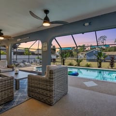 Florida Sunhouse – Lanai Living & Heated Pool