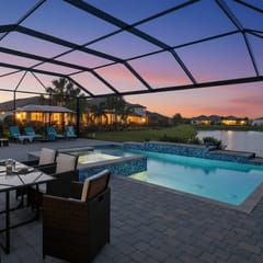 Lakewood Ranch Lakeside Retreat  Heated Pool & Spa