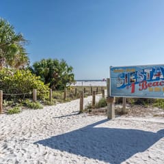 Steps to Siesta Beach  Remodeled 2BR  Pool