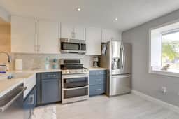 Bradenton 2BR Condo w/ Pool | Minutes to Holmes Beach & AMI