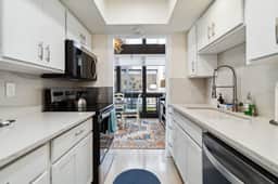 The Lido Loft  2-Story Condo, Walk to Lido Beach - Image 3