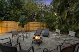 NEW LISTING Relax at Redwood II, Close to Siesta Key Beach, Pool