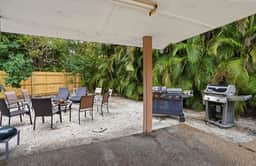 NEW LISTING Relax at Redwood II, Close to Siesta Key Beach, Pool