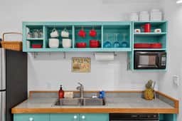 Sapphire Shores Collection | Sleeps 6 - Image 4