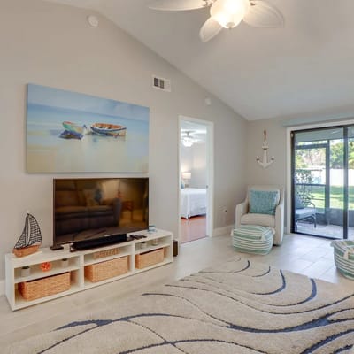 Bradenton 2BR Condo w/ Pool | Minutes to Holmes Beach & AMI