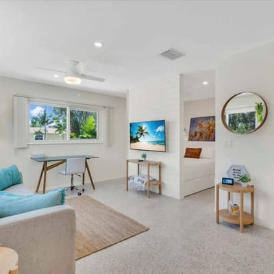 Coastal Studio Getaway|5 Min to Beach|Pool