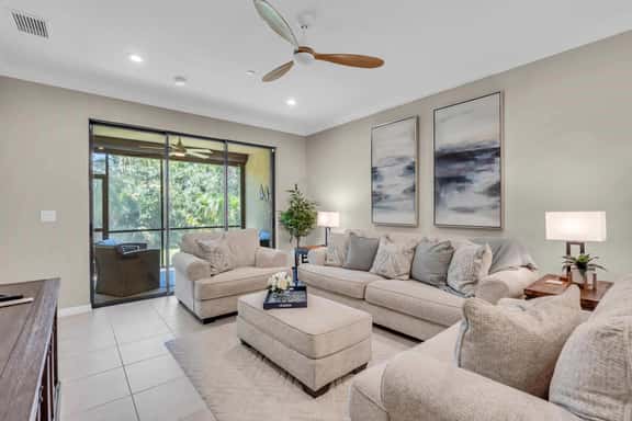 Esplanade Resort Condo w/ Pool, Bar & Garage - Image 1
