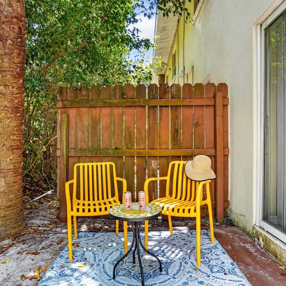 Ground Floor, Patio, Siesta Key, Beach Gear - Image 1