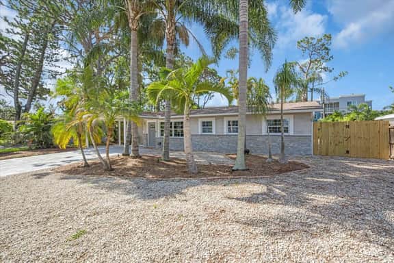 4BR Pool Home Downtown & Lido Beach Pet Friendly