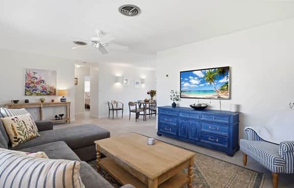Baycrest Bungalow | Walk to Beaches & Shops on Venice Island