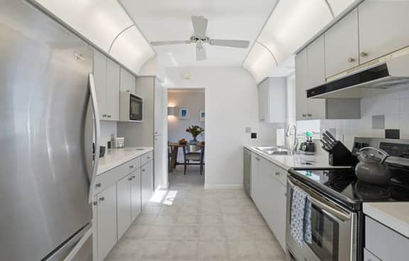 Baycrest Bungalow | Walk to Beaches & Shops on Venice Island
