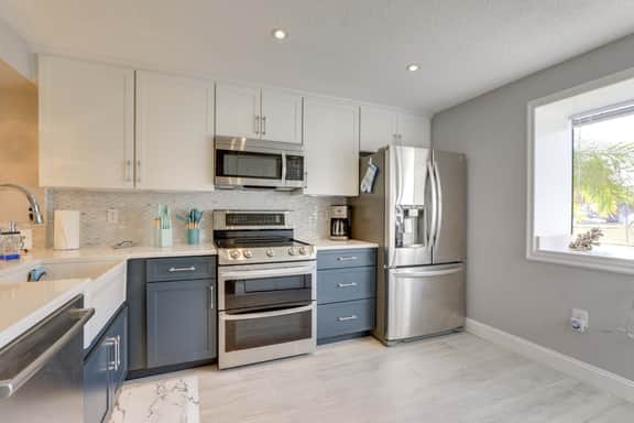 Bradenton 2BR Condo w/ Pool | Minutes to Holmes Beach & AMI