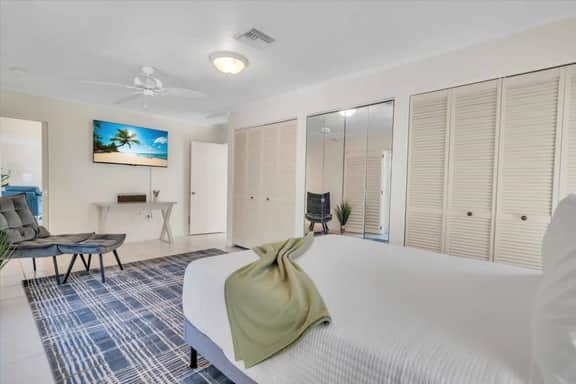 Coastal 2BR Getaway|5 Min to Beach|Pool+Peloton