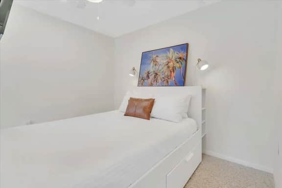 Coastal Studio Getaway|5 Min to Beach|Pool