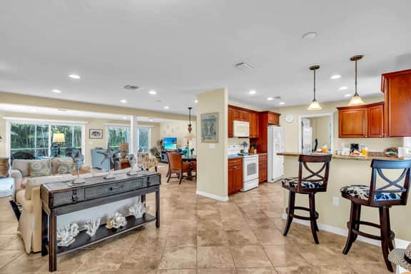 Gulf Gate Dream 2bd 2ba Htd Pool Beaches Shopping