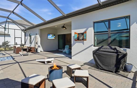 Lakewood Ranch Lakeside Retreat  Heated Pool & Spa