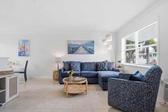 NEW LISTING Relax at Redwood II, Close to Siesta Key Beach, Pool