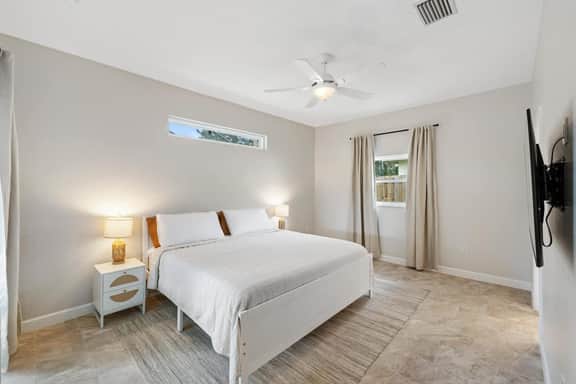 Salt pool, long stays welcome, 4BR  home