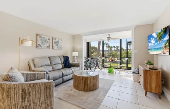 Sandy Feet Retreat – Fully Remodeled Condo Steps from Siesta Key Beach