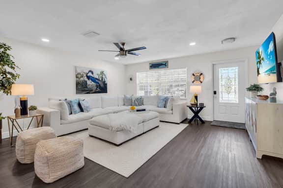 Bikes, Pickleball + Fire Pit | Near Siesta Key & Downtown