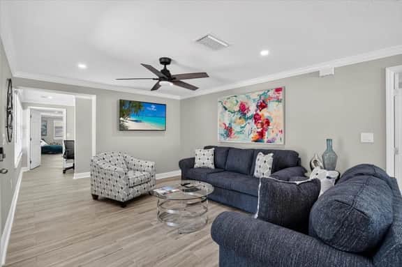 The Ringling House - Sarasota's Best-Located Home - 3 bedrooms. Sleeps 7. Downtown walkable. Legacy Trail at your door. Lido Key Beach 4.5 miles away.