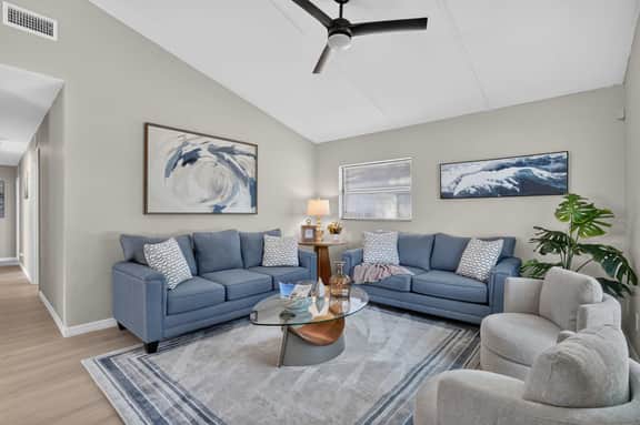 Modern Hacienda: Your Sarasota Home Away From Home - 3-Bedroom | Dog-Friendly | Fenced Backyard | Beach Gear Included | 10 Min to Downtown