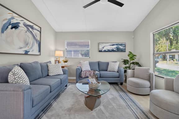 Modern Hacienda: Your Sarasota Home Away From Home - 3-Bedroom | Dog-Friendly | Fenced Backyard | Beach Gear Included | 10 Min to Downtown - Image 5
