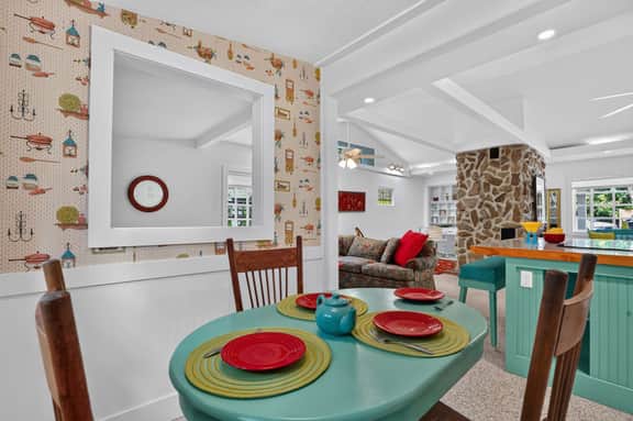 Sapphire Shores Collection | Sleeps 6 - Image 5