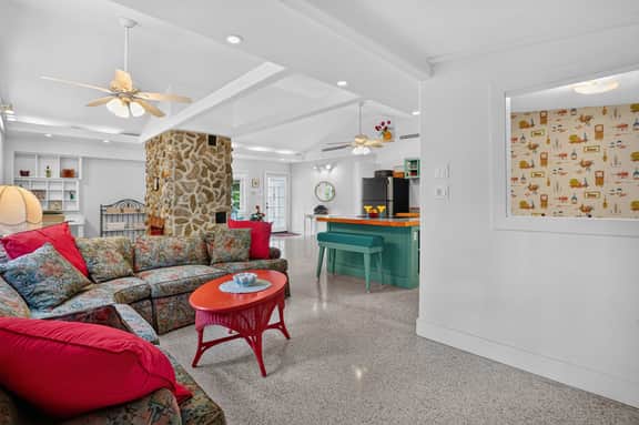 Sapphire Shores Collection | Sleeps 6 - Image 2