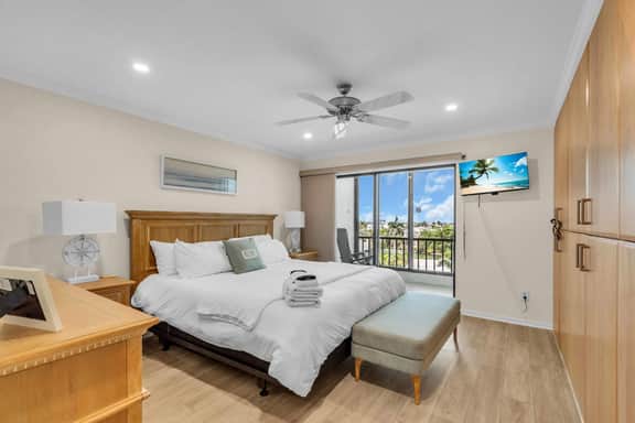 Lido Sky Suite | Gulf Views, Across From Beach - Image 5