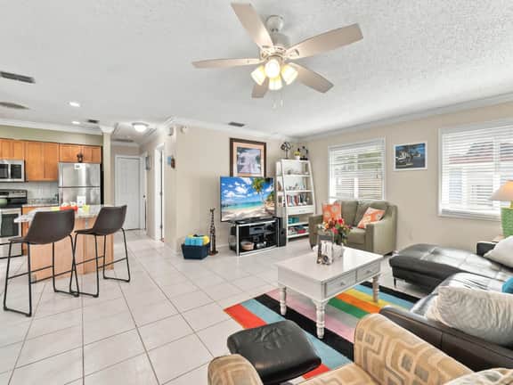The Sunny Perch | Monthly Stay, 2 Blocks to Beach - Image 3