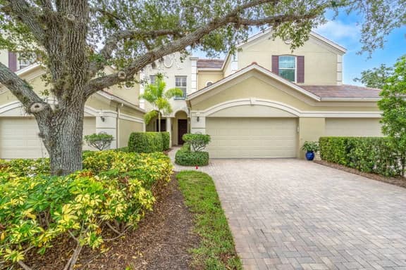 Botanica 2BR + Den/2BA -Seasonal Rental, w/ Garage