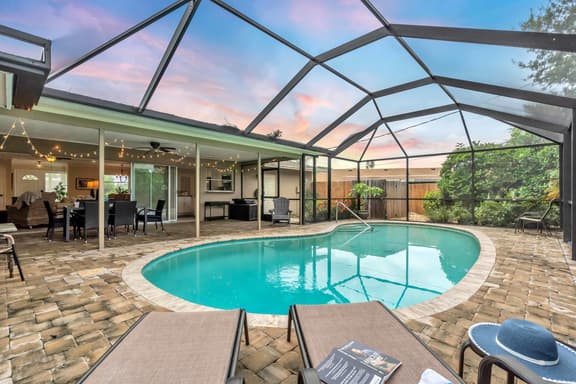 Gulf Gate Getaway-2BR/2BA w/ Htd Pool Pet Friendly