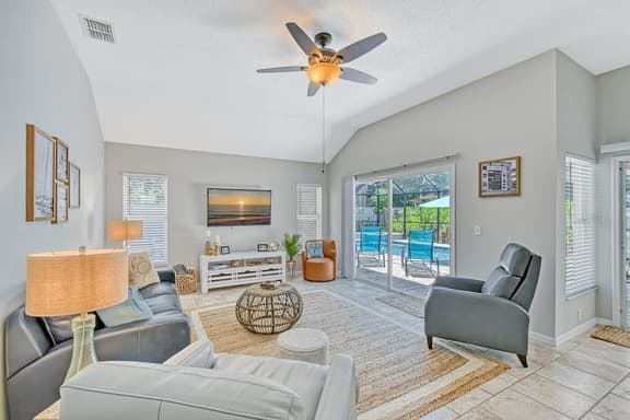 Haven Hideaway with Saltwater Pool 3br Sleeps 8