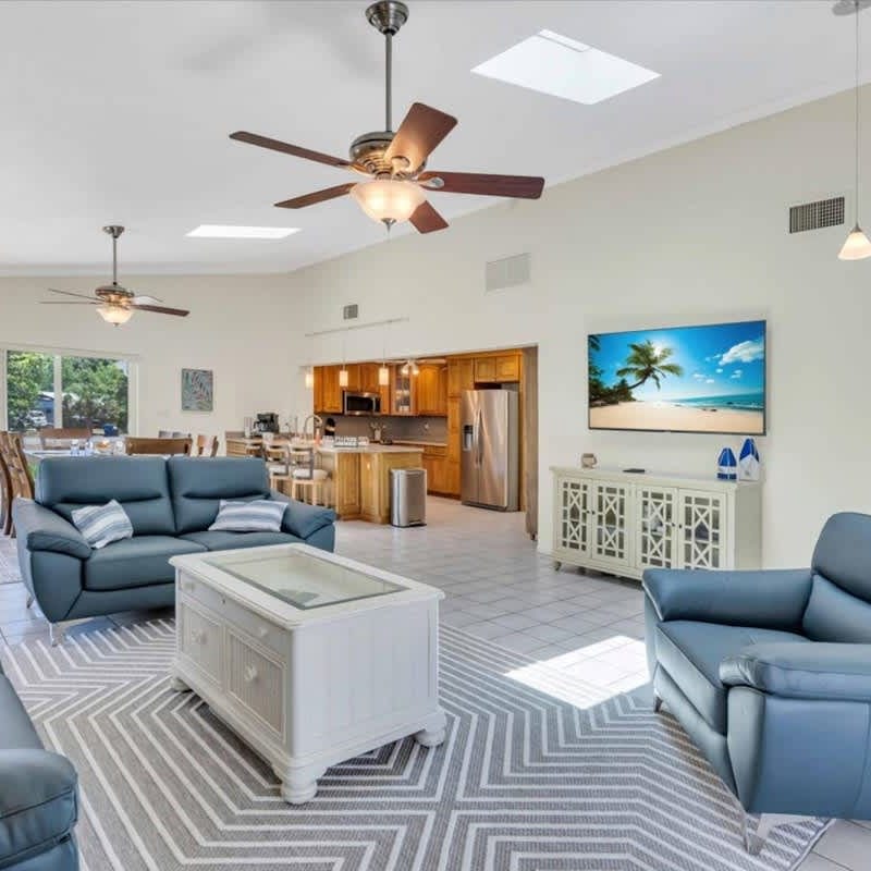 Coastal 2BR Getaway|5 Min to Beach|Pool+Peloton